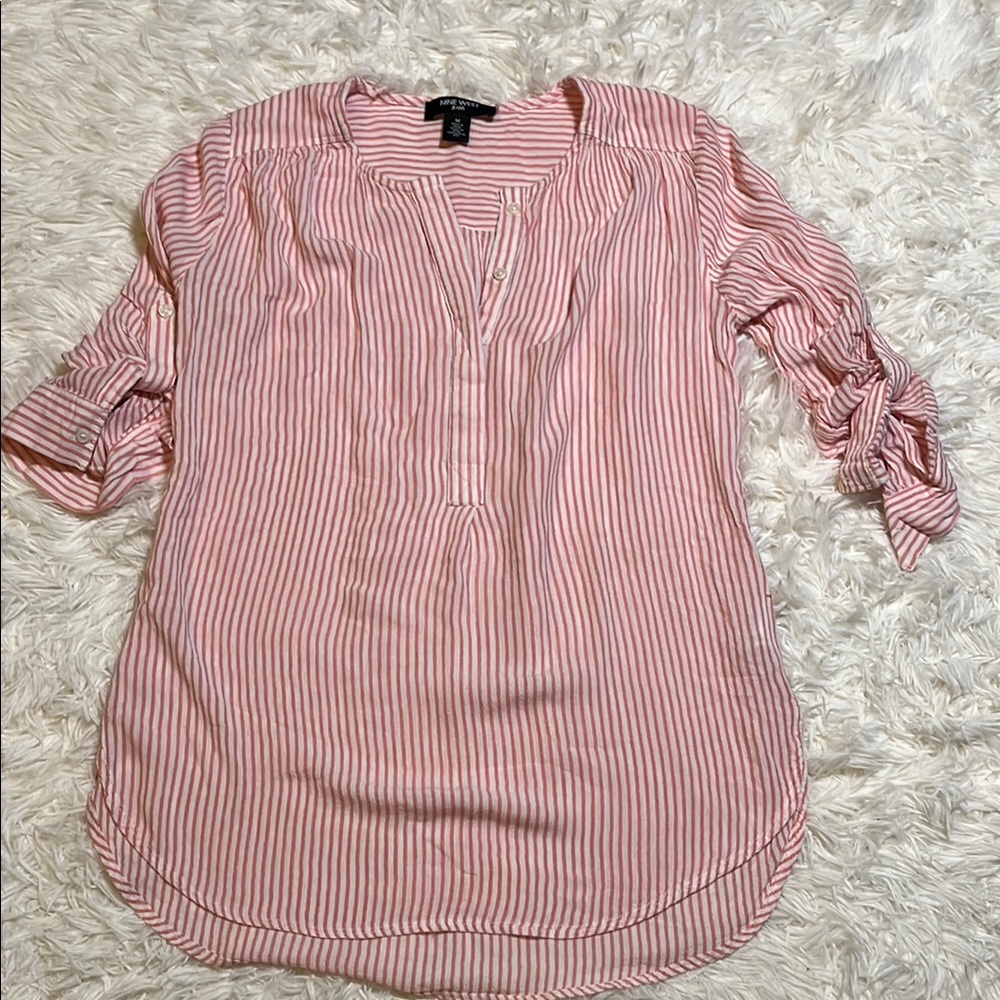 ☀️Nine West Pink and White Top
